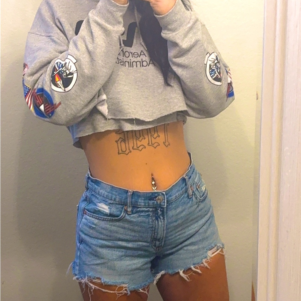 American eagle distressed denim shorts